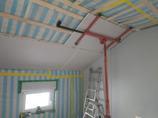 Dachschräge auf Holz Konstruktion